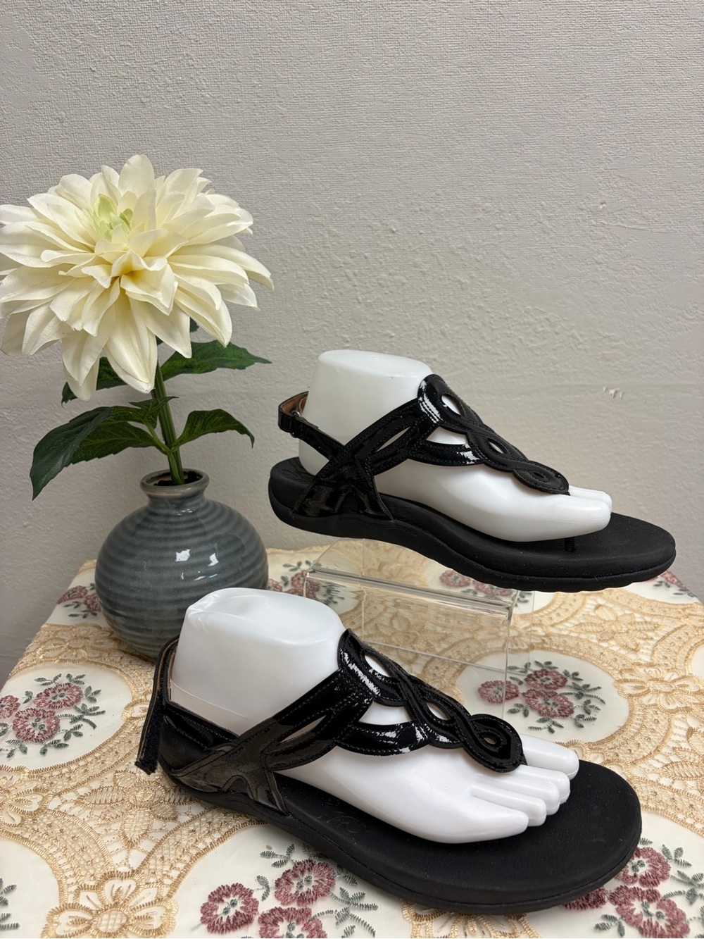 Rockport Black Patent Leather Braided T-Strap Sandals